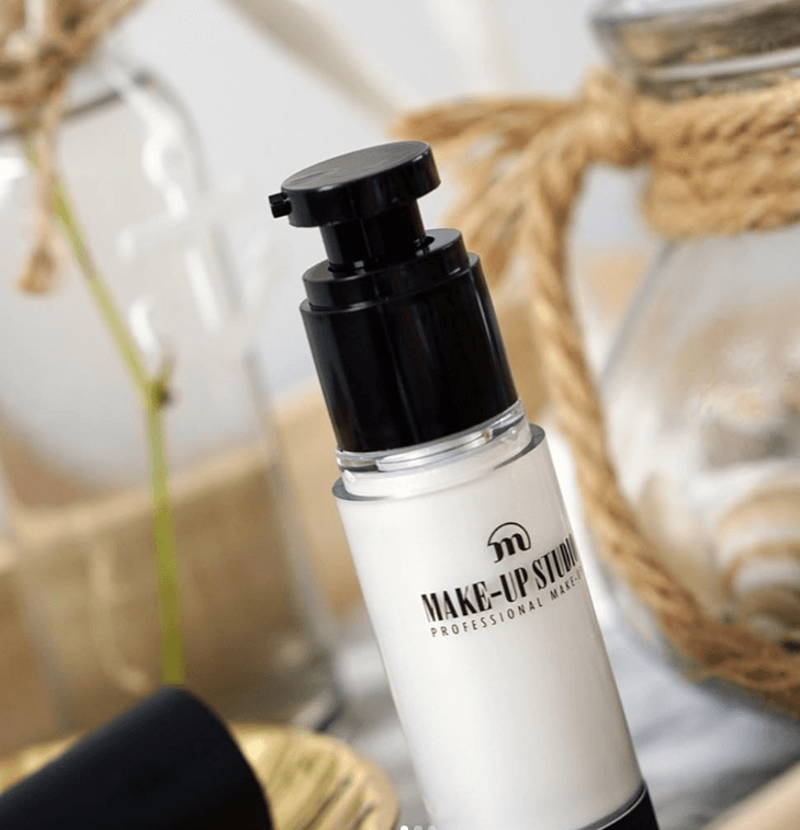 Увлажняющий крем с эффектом сияния Strobe it Cream обеспечивает моментальный эффект здоровой