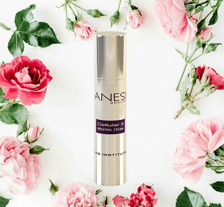 Наносить ANESI Lab Institute Cellular 3 Renewal Cream ежедневно на очищенную кожу лица и шеи или после сыворотки, избегая контур глаз