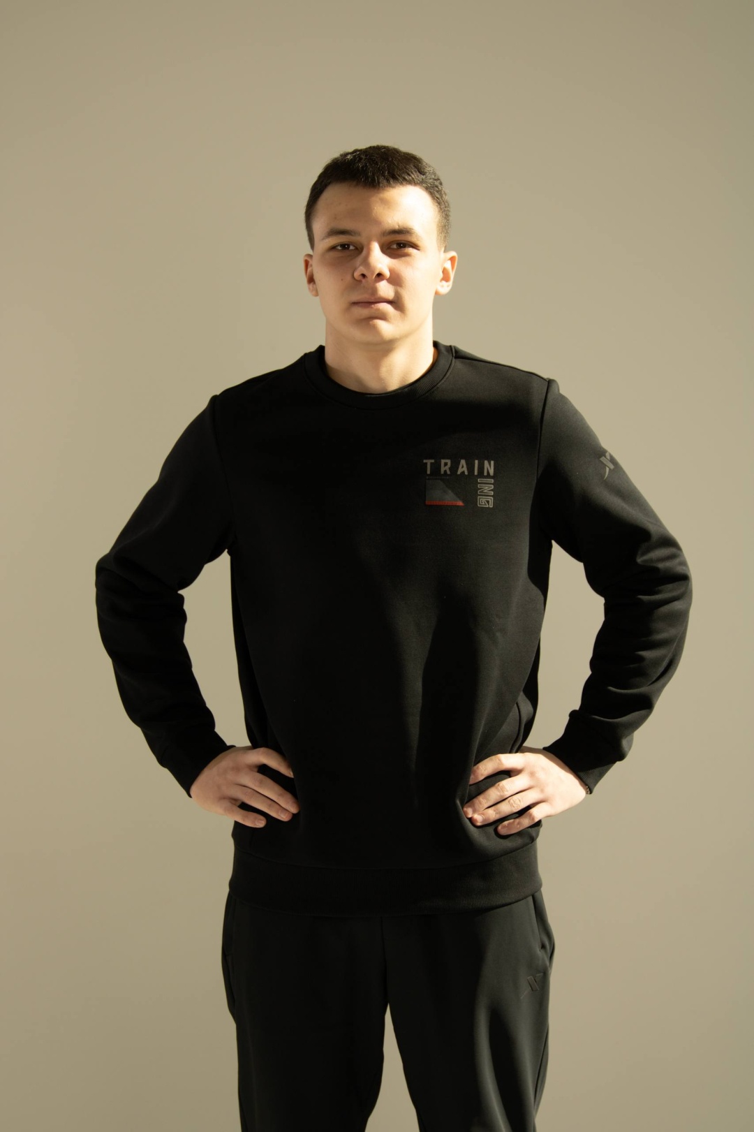 Свитшот Xtep черный