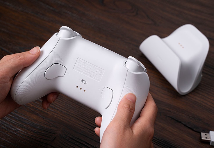 Игровой контроллер 8BitDo Ultimate 2.4G белый
