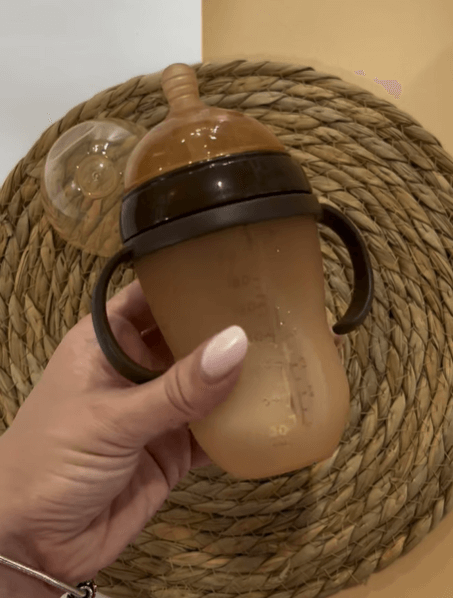 Бутылка детская силиконовая коричневого цвета