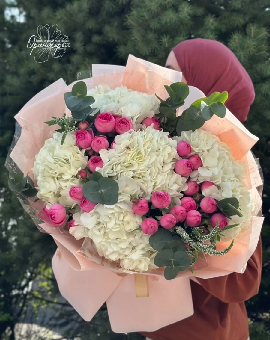Микс букет из гортензий