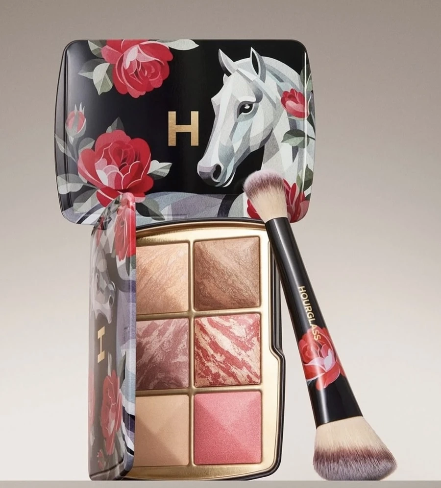 Hourglass Лимитированная палетка Horse 😍