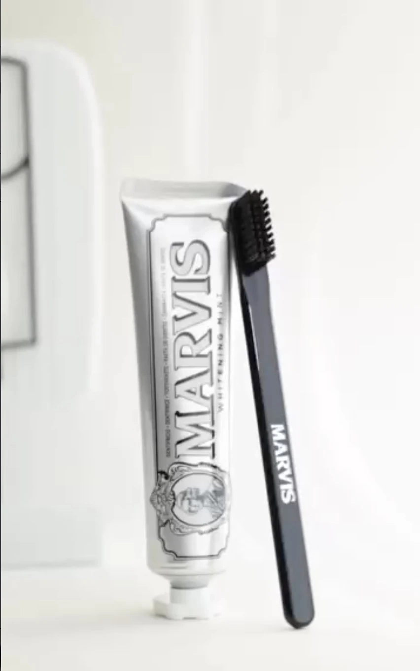 Отбеливающая паста Marvis Whitening Mint