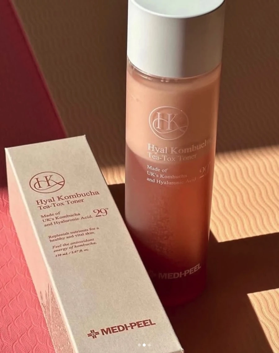 Двухфазный тонер с 70% комбучи и церамидами Medi-Peel Hyal Kombucha Tea-Tox Toner
