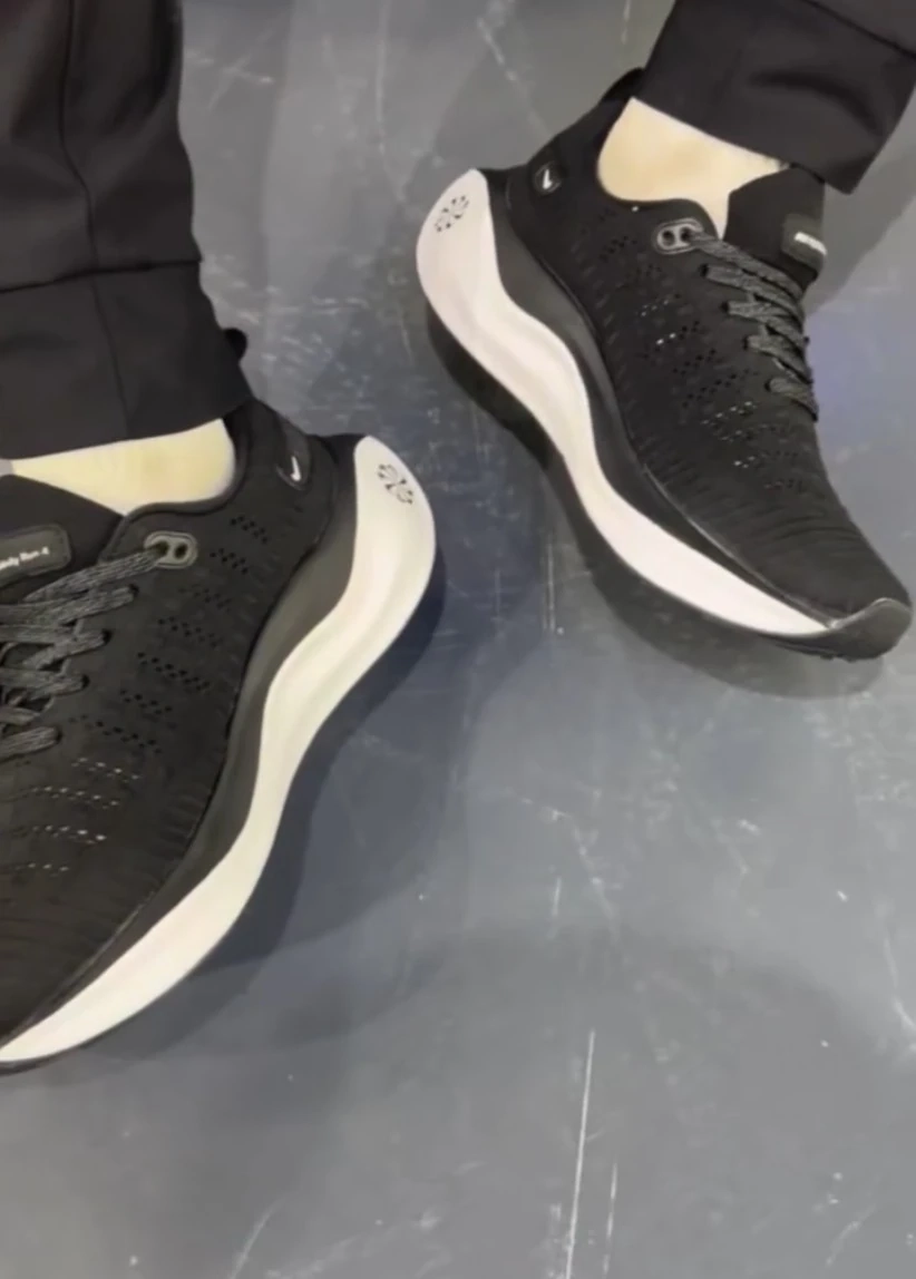 Мужские черные кроссовки REACT x INFINITY RUN4 ‘ Black White ‘