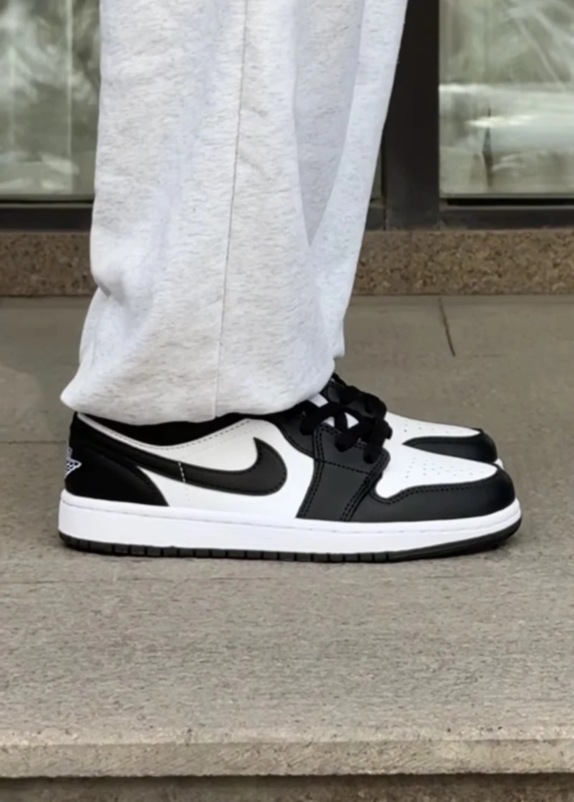 Женские кроссовки AIR JORDAN 1 LOW ‘ Panda ‘