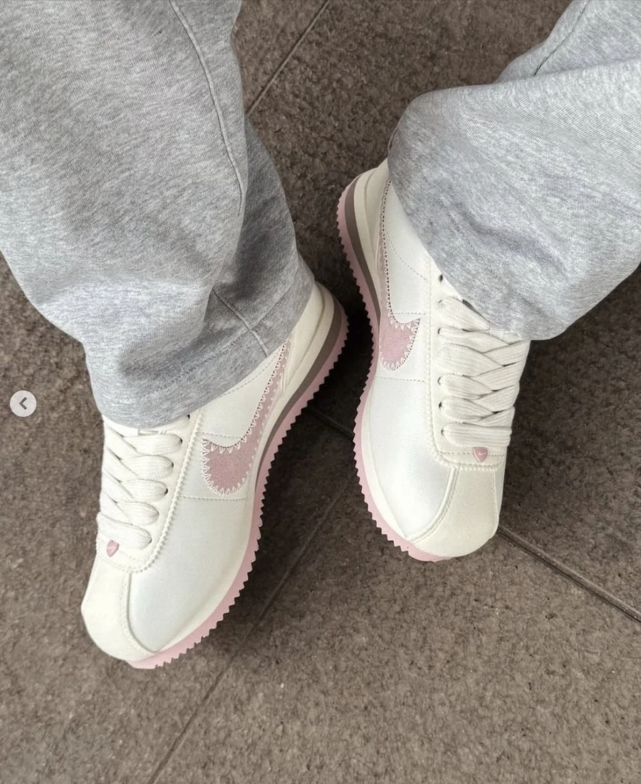 Женские кроссовки CORTEZ
