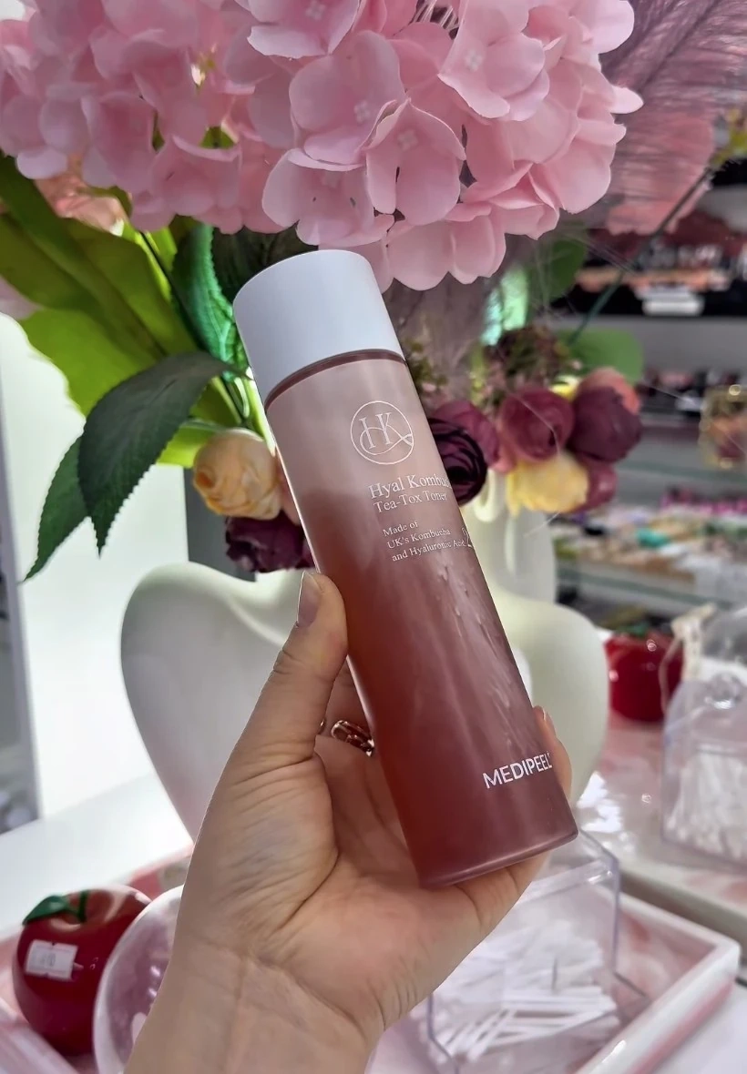 Medi-Peel Kombucha Tea Essence Toner - питательный тонер с ферментированным чаем комбуча