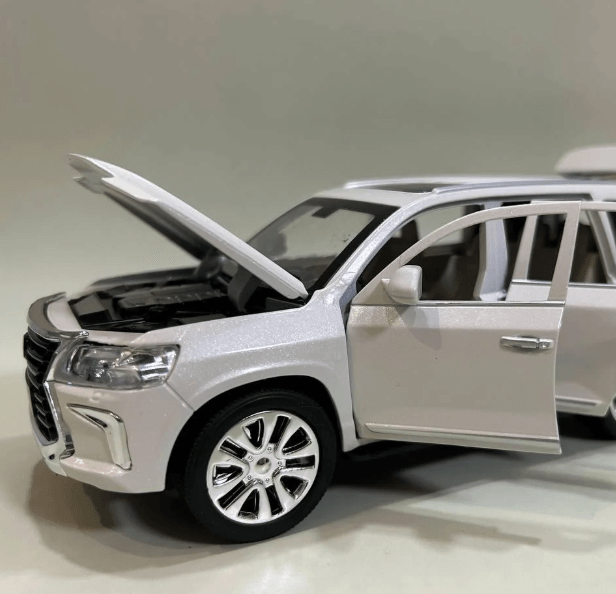 Машинка металлическая Лексус Lexus белый , свет, звук, длина 20см