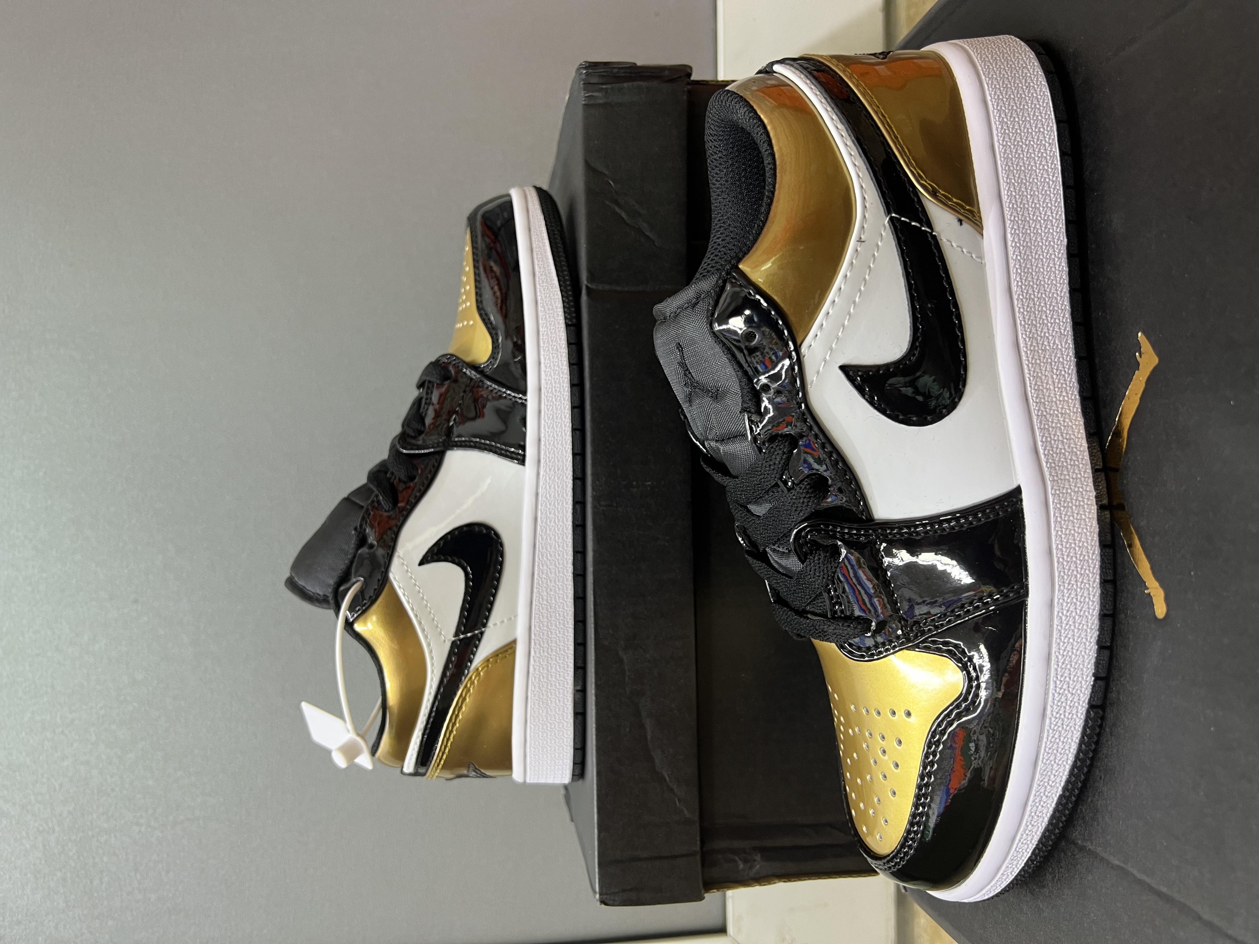 NIKE AIR JORDAN