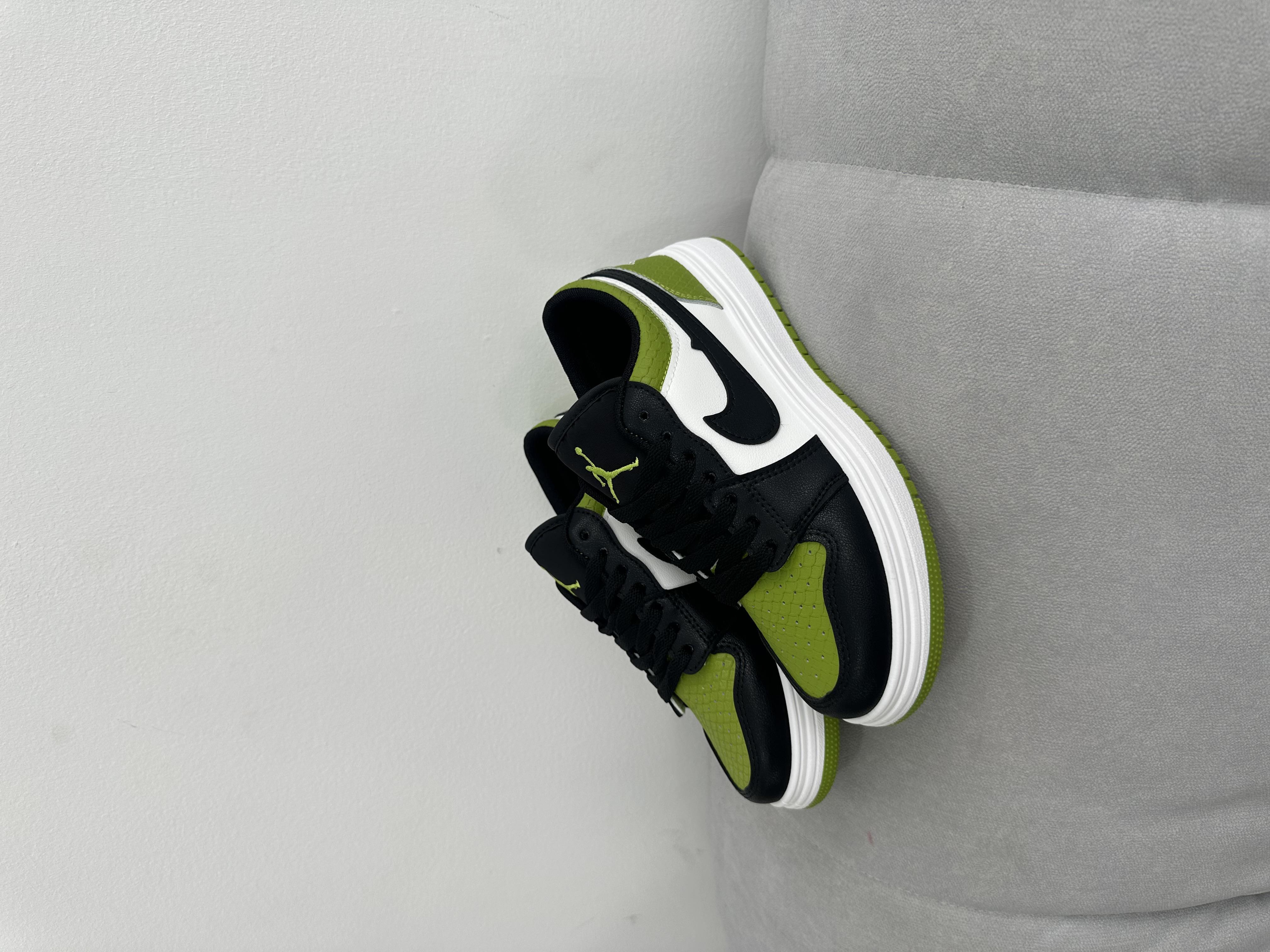 Зеленые Nike Air Force