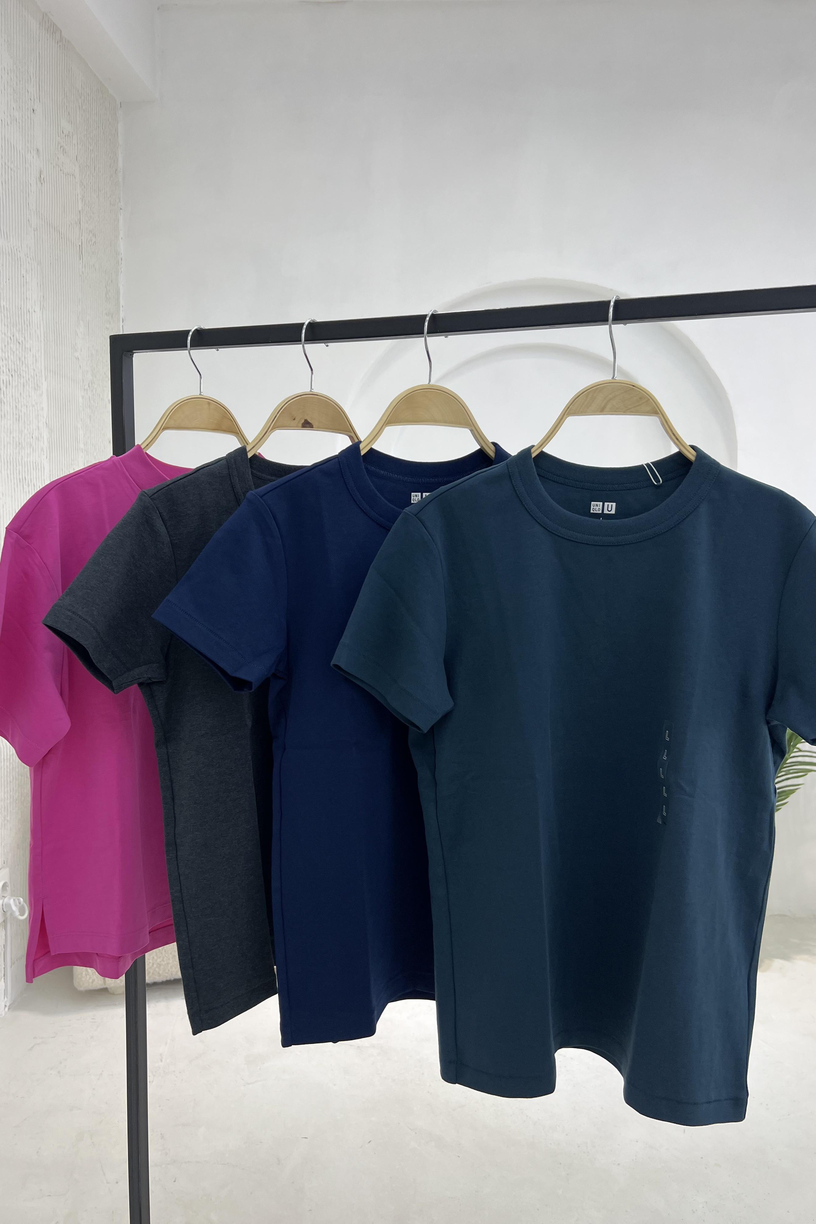 Базовые футболки UNIQLO