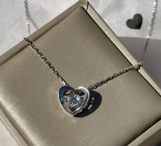 Серебряное сердце с прозрачным камнем внутри Серебро 925 пробы💎камни цирконы