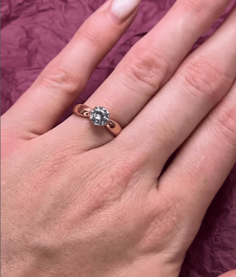 Серебряное кольцо с фианитом и позолотой