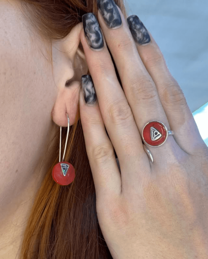 Серебряное кольцо с натуральными кораллом