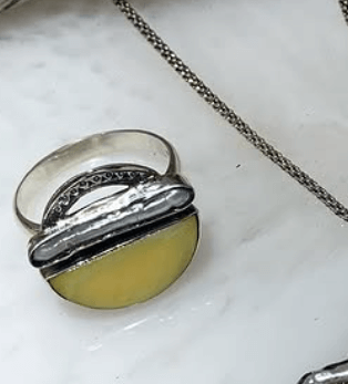 Кольцо из серебра с натуральным камнем
