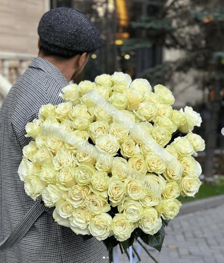 Букет из голландских белых роз 71 шт