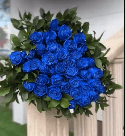 Букет из синих роз