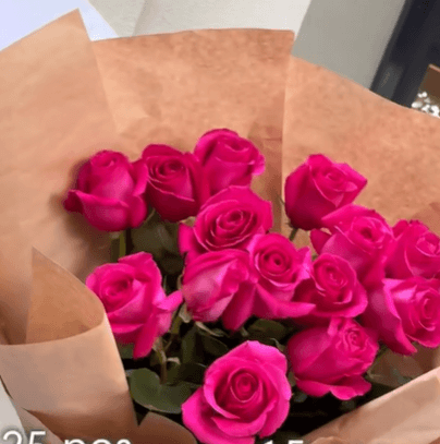Букет из 15 роз малинового цвета