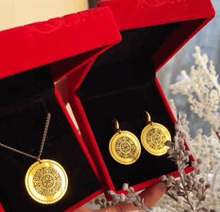 Набор из серебра с золотым напылением сережки и подвеска